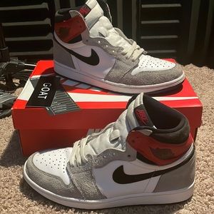 Jordan 1 Retro High ‘Light Smoke Grey’